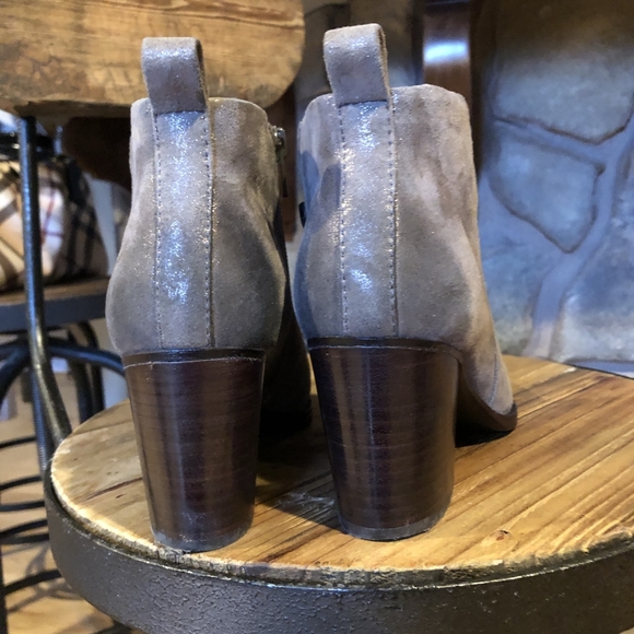 Sofft Ware Smoke Distressed Metallic Suede Chunky Heel, size 6.5 - Picture 3 of 8